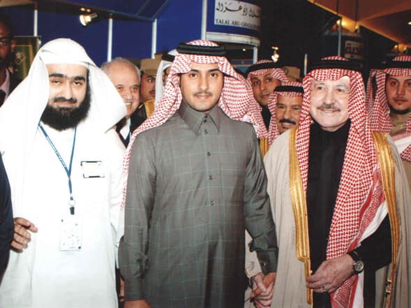 الأمير سطام بن عبدالعزيز يشرف جناح نادي خبراء المال في الملتقى الدولي لآفاق الاستثمار بالرياض