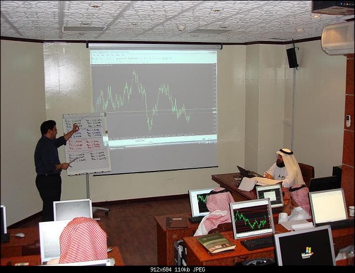 تقرير مصوّر عن دورة طريقة الوفي للمضاربة في العملات وحفل تخريج المتدربين على يد الأستاذ الفوزان
